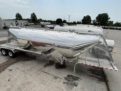 MAC 1600 CUFT DRY BULK PHNEUMATIC TRAILER Dry Bulk / Pneumatic Tank Trailer