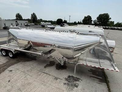 MAC 1600 CUFT DRY BULK PHNEUMATIC TRAILER Dry Bulk / Pneumatic Tank Trailer