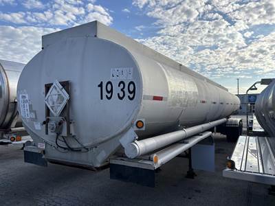 Fruehauf U2404 1976 9000X1 GALLON PETROLEUM TRAILER Mild Steel Fuel Tanker Trailer - Spring