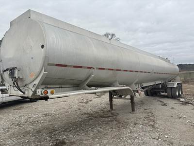 Fruehauf U2588 Fuel Tanker Trailer