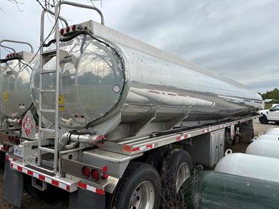Polar Tandem Axle Aluminum Fuel Tanker Trailer - Air Ride