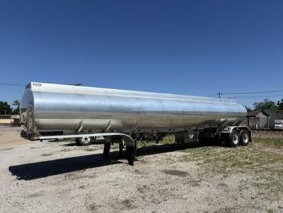 Polar Tandem Axle Aluminum Fuel Tanker Trailer - Air Ride