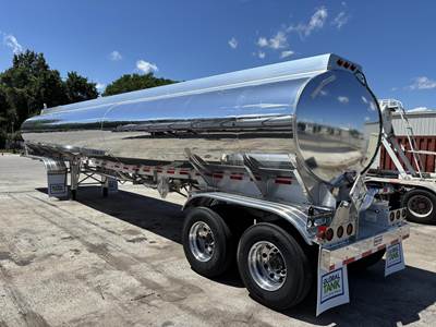 Polar 9500 X 4 DOT 406 PETROLEUM TANK WITH DISC BRAKES Fuel Tanker Trailer
