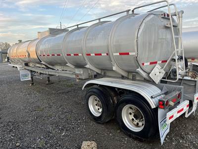 Fruehauf U2250 8800 GALLON NON-CODE ALUMINUM TRAILER Non Code Tank Trailer