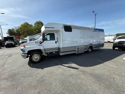 2005 Chevrolet C5500 Bus