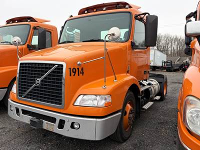 2018 Volvo VNM Day Cab Truck - Tandem Axle, Fifth Wheel, Dual Fuel tanks, Multiple Units available!