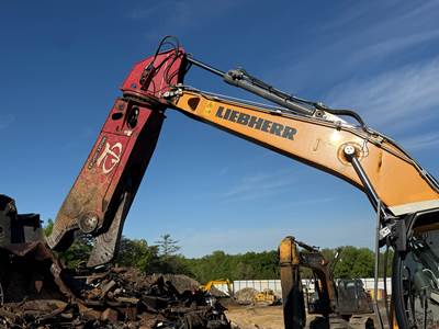 2017 Liebherr R936 Compact Craowler Excavator - LaBounty Shear 2250R