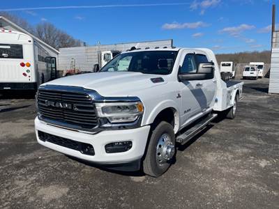 2023 RAM 3500 LARAMIE Laramie Crew Cab Hauler Truck - Western Hauler / Flat Platform Truck Body