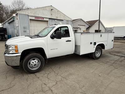 2012 Chevrolet 3500 Mechanic / Service Truck, 4WD Service Truck, Plumber, Construction, Handyman, Electrician, Diesel, Allison Trans, 9FT Bed