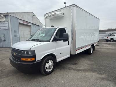 2024 Chevrolet 3500 Cutaway Refrigerated Truck, Food, Beverage, Delivery, Hauling, Package, Medical, Box Truck, Thermo King, 16FT Box, Like New