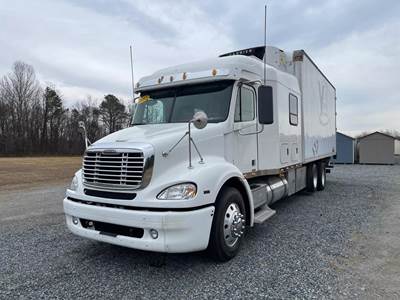 2007 Freightliner Columbia Reefer Box Truck Refrigerated Truck