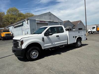 2019 Ford F-250 Extended Cab Mechanic / Service Truck, 4x4, Gasoline, Plumber, 9FT Knapheide Bed, Electrician, Utility, 4WD , Low Miles