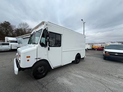 2009 Workhorse W42 Step Van, Bread Truck, Utility, Package Delivery, Gas Moving, City Truck, Catering, Bookmobile, Rollup Door, Morgan Olson Body