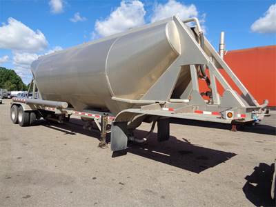 Beall Dry Bulk / Pneumatic Tank Trailer