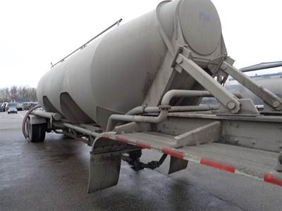 Heil 1040S Dry Bulk / Pneumatic Tank Trailer