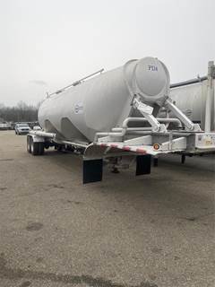 Heil Dry Bulk / Pneumatic Tank Trailer