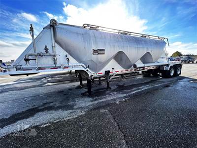 MAC 1050 42ft Tandem Axle Dry Bulk / Pneumatic Tank Trailer