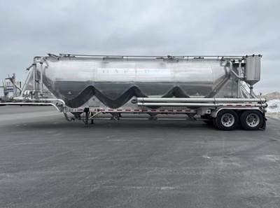 MAC 1636C Dry Bulk / Pneumatic Tank Trailer