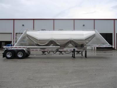 MAC Dry Bulk / Pneumatic Tank Trailer