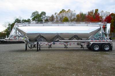 MAC Dry Bulk / Pneumatic Tank Trailer