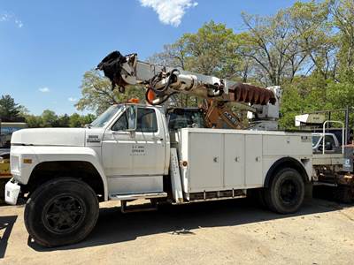 1990 Ford F-800 Drilling Rig - Auger Truck