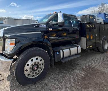 Used Diesel Mechanic / Utility / Service Trucks with Ford Engines 