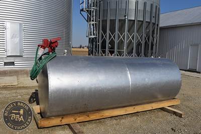 1,000 GALLON Storage Tank