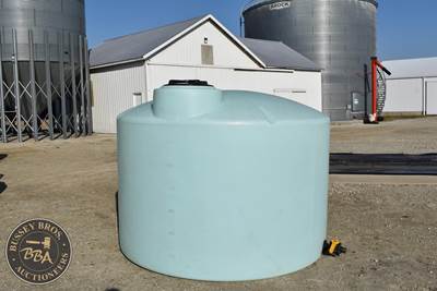 1,550 GALLON Storage Tank
