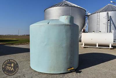 2,500/3,000 GALLON Storage Tank