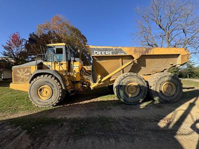 John Deere 410E Articulated Dump Truck