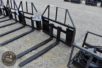 AGROTK SKID STEER ADJUSTABLE FORK ATTACHMENT