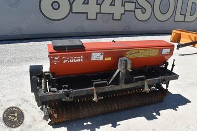 Bobcat SEEDER ATTACHMENT