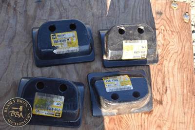 Caterpillar LIFTING MOUNTS