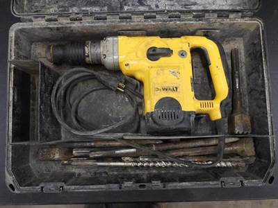 DeWalt D25600 1 3/4" ROTARY HAMMER W/CASE