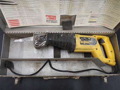 DeWalt DW303M RECIPROCATING SAW