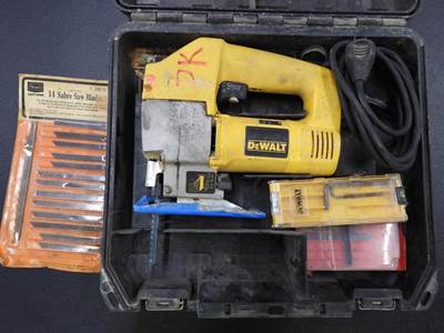 DeWalt DW318 VS ORBITAL JIG SAW W/CASE