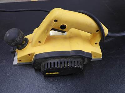DeWalt DW677 H.D. HAND HELD PLANER W/CASE