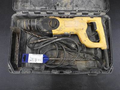 DeWalt ROTARY HAMMER W/CASE