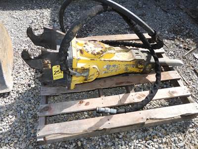 EPIROC SBU-220 HYDRAULIC BREAKER ATTACHEMNT
