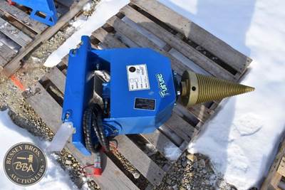 FUTURE MINI SKIDSTEER STUMP SPLITTER