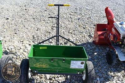 GANDY WALK BEHIND SPREADER
