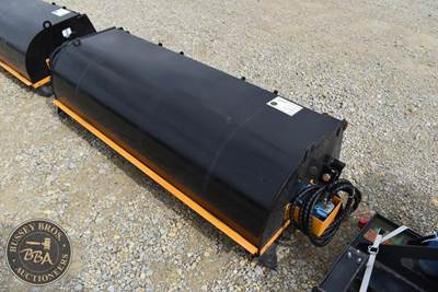 GIYI SKID STEER BOXBROOM SWEEPER ATTACHMENT