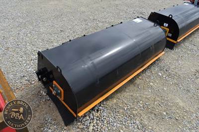 GIYI SKID STEER BOXBROOM SWEEPER ATTACHMENT