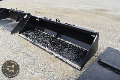 Industrias America SKID STEER BUCKET ATTACHMENT