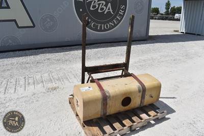 International HYDRAULIC PUMP AND TANK
