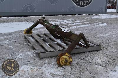 John Deere FRONT AXLE