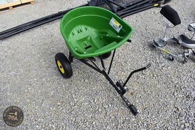 John Deere LAWN SPREADER