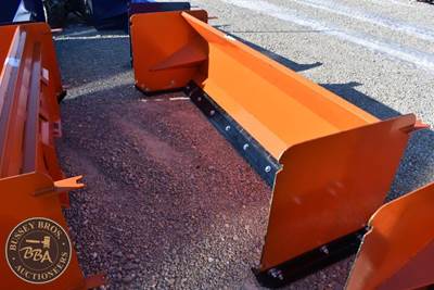 Kit Containers 8FT SNOW PUSHER ATTACHMENT