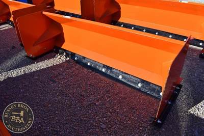 Kit Containers 8FT SNOW PUSHER ATTACHMENT