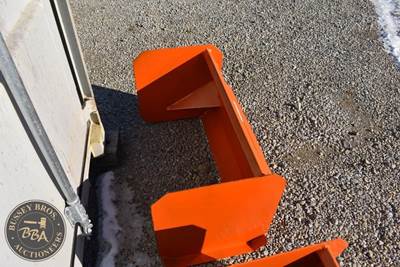 Kit Containers MINI SKID STEER SNOW PUSHER ATTACHMENT